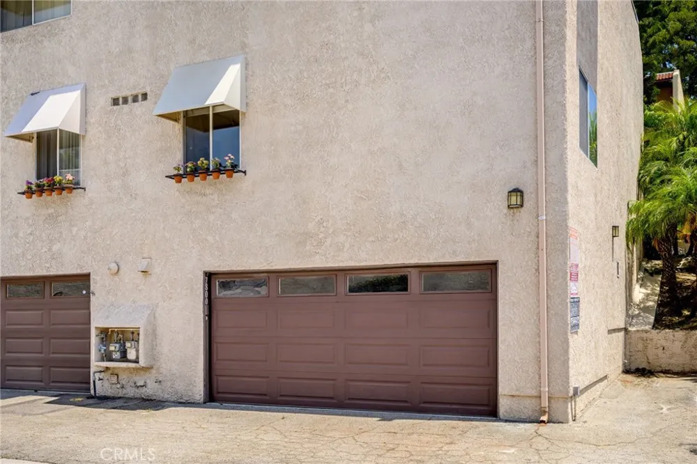 7800 Via Genova Burbank, CA 91504