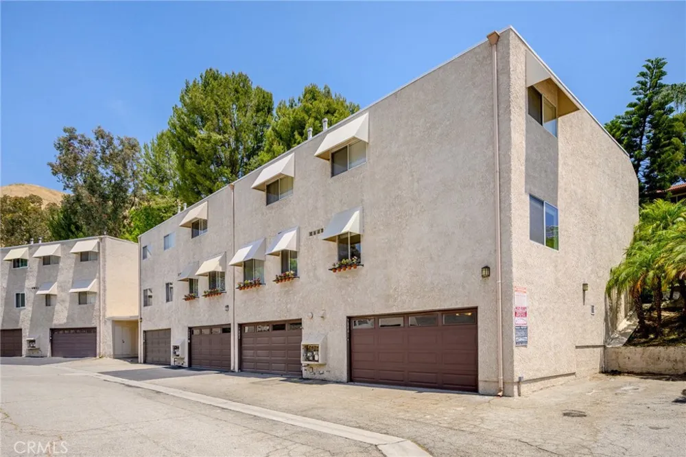 7800 Via Genova Burbank, CA 91504