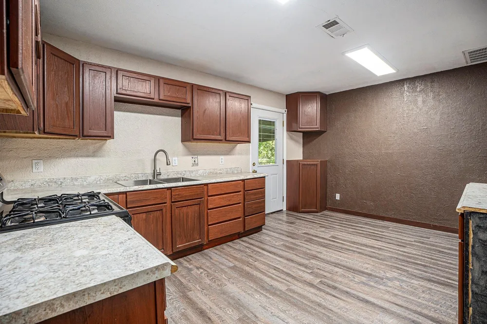 4028 Avenue N 1/2 Santa Fe, TX 77510