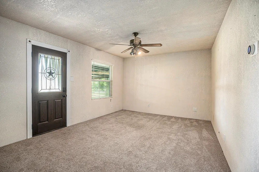 4028 Avenue N 1/2 Santa Fe, TX 77510