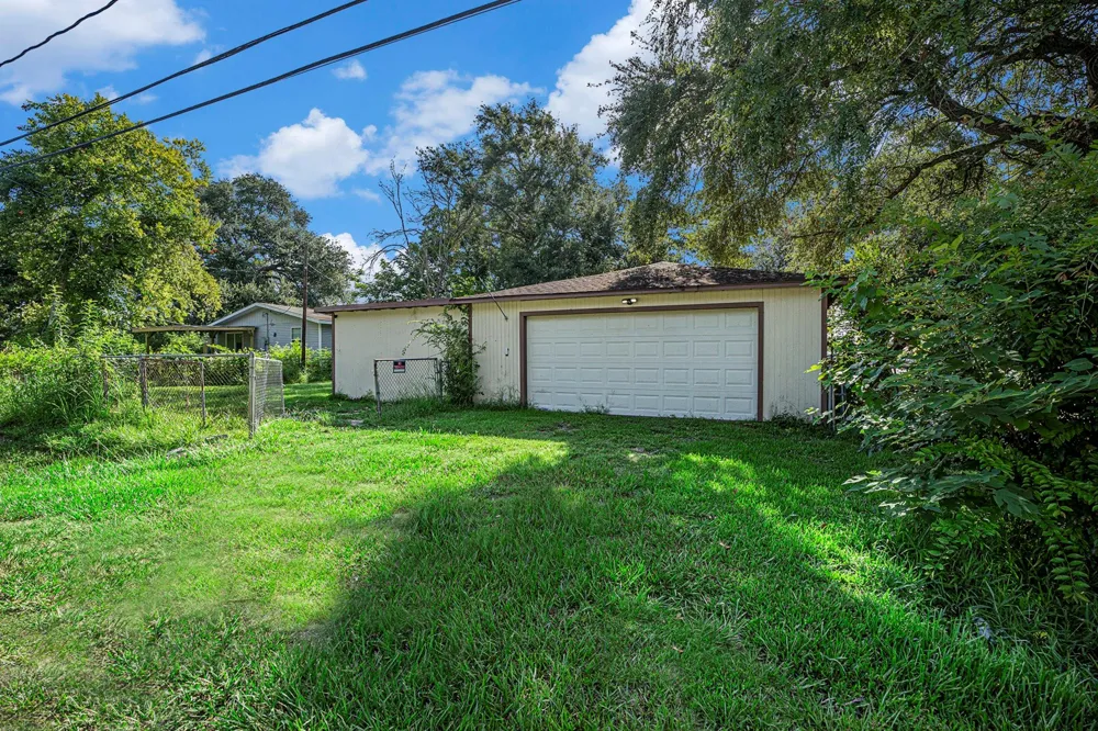 4028 Avenue N 1/2 Santa Fe, TX 77510