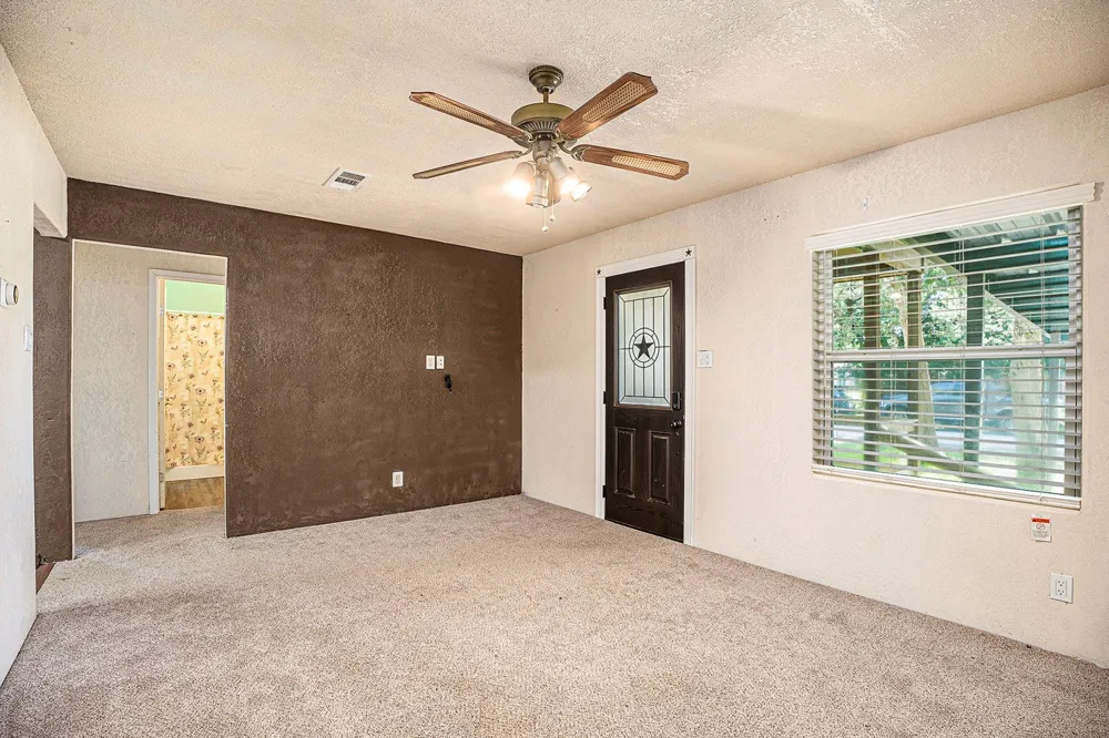 4028 Avenue N 1/2 Santa Fe, TX 77510