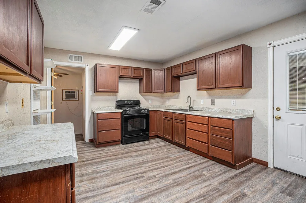 4028 Avenue N 1/2 Santa Fe, TX 77510