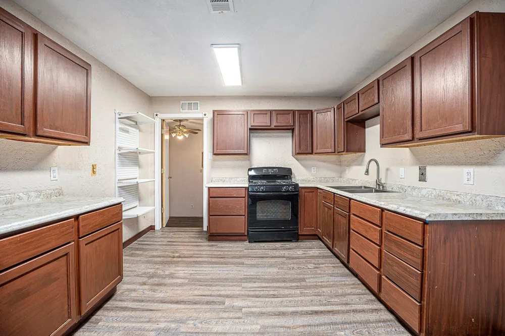 4028 Avenue N 1/2 Santa Fe, TX 77510