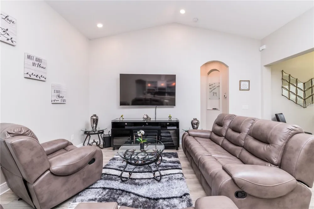 5816 Little River Drive Tampa, FL 33615