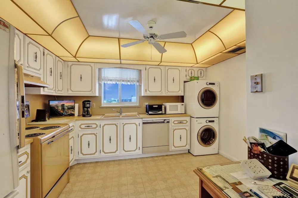 301 Lake Shore Drive #809 Lake Park, FL 33403
