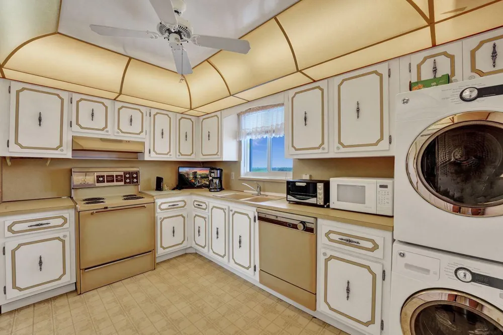 301 Lake Shore Drive #809 Lake Park, FL 33403