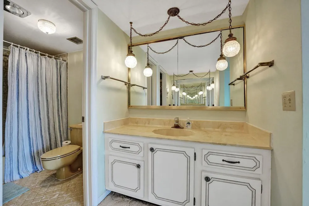 301 Lake Shore Drive #809 Lake Park, FL 33403
