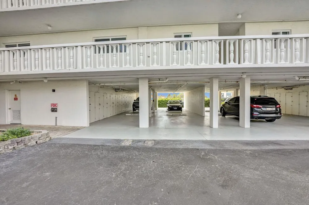 301 Lake Shore Drive #809 Lake Park, FL 33403