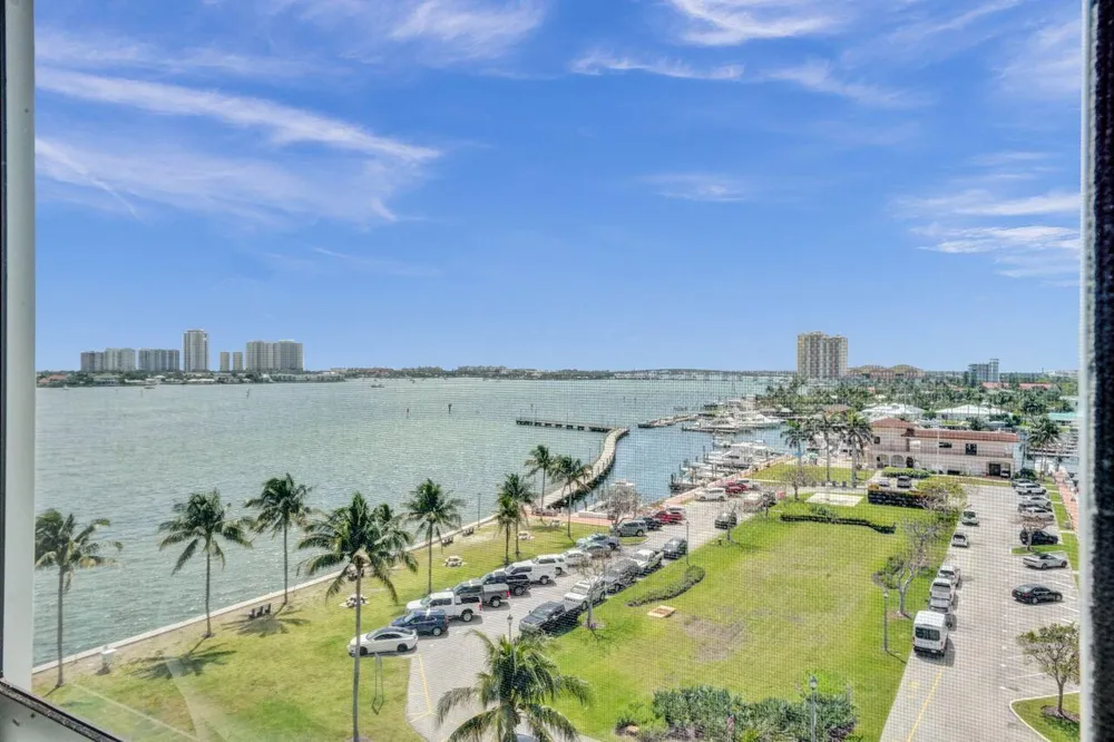 301 Lake Shore Drive #809 Lake Park, FL 33403