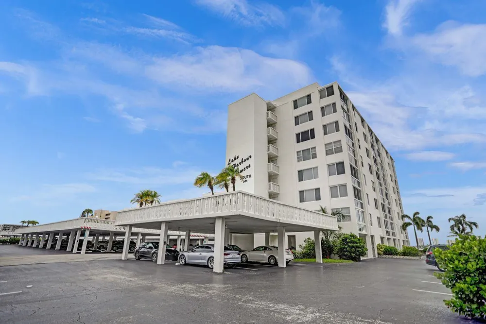 301 Lake Shore Drive #809 Lake Park, FL 33403