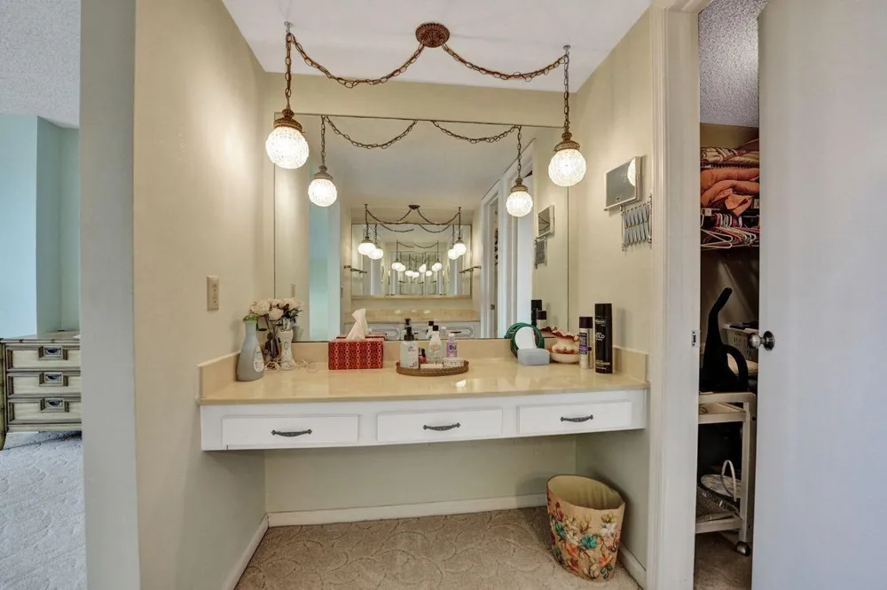 301 Lake Shore Drive #809 Lake Park, FL 33403