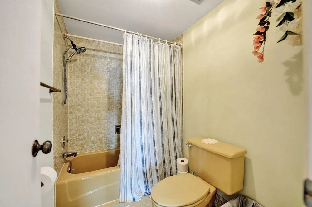 301 Lake Shore Drive #809 Lake Park, FL 33403