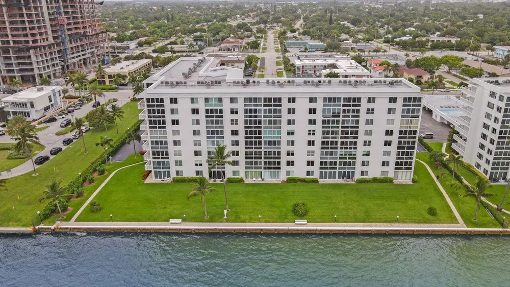 301 Lake Shore Drive #809 Lake Park, FL 33403