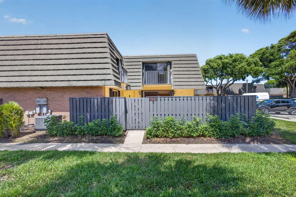 3501 35th Way West Palm Beach, FL 33407