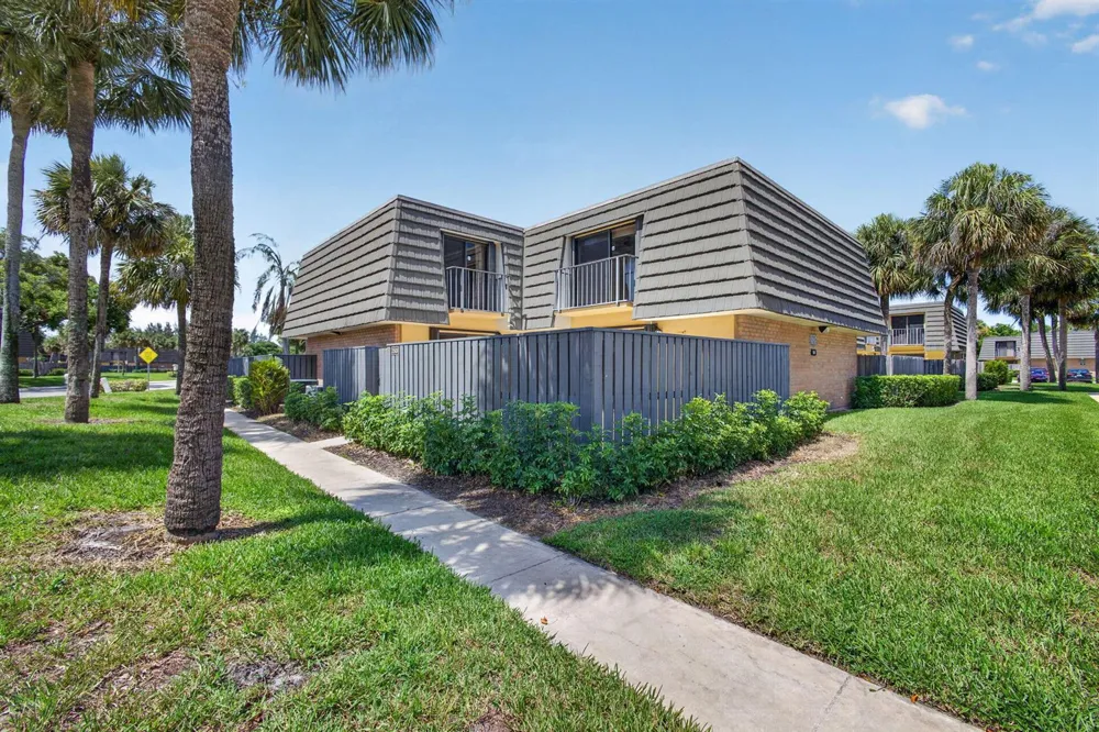 3501 35th Way West Palm Beach, FL 33407