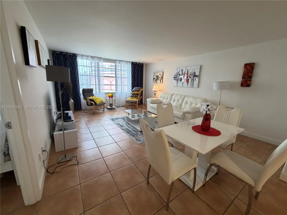 5161 Collins Ave #310 Miami Beach, FL 33140