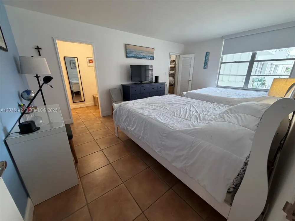 5161 Collins Ave #310 Miami Beach, FL 33140