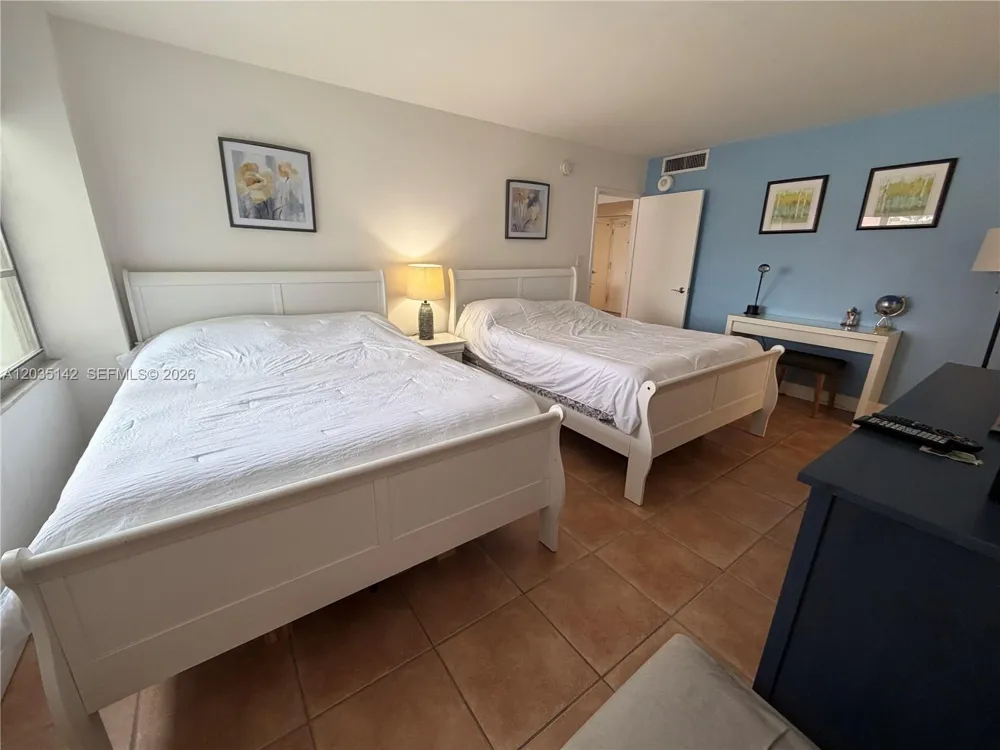 5161 Collins Ave #310 Miami Beach, FL 33140