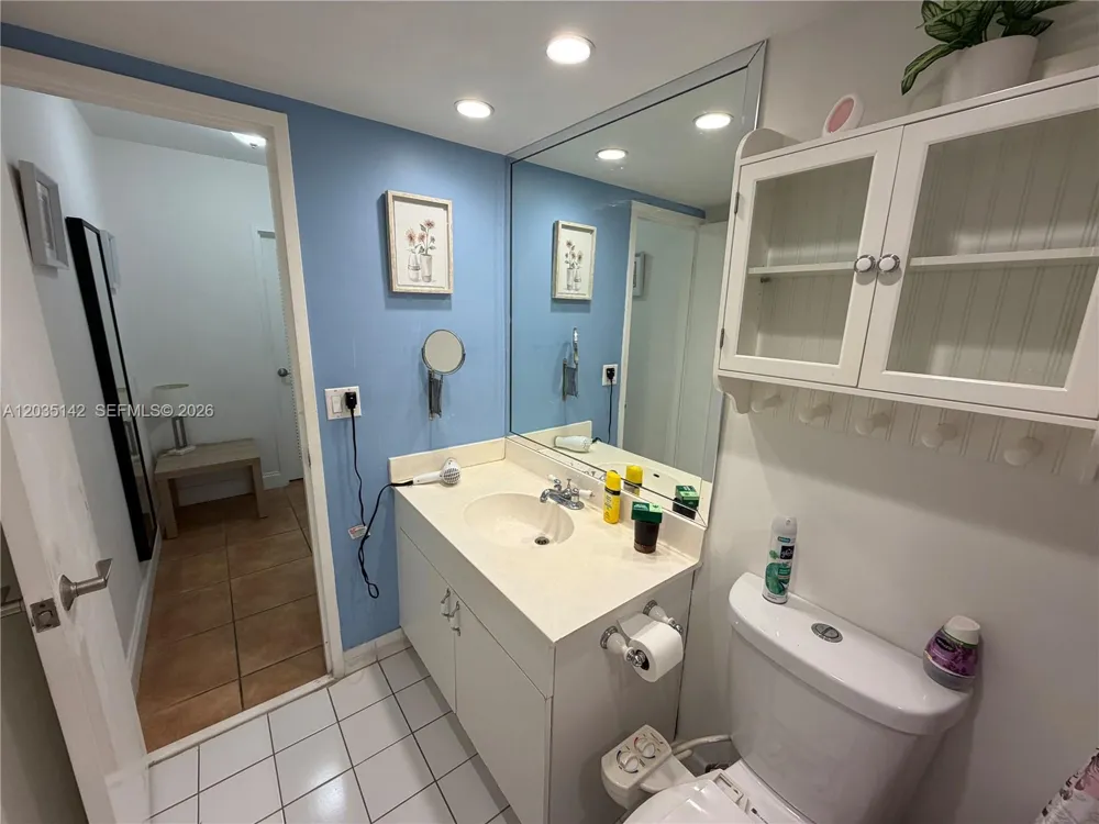 5161 Collins Ave #310 Miami Beach, FL 33140