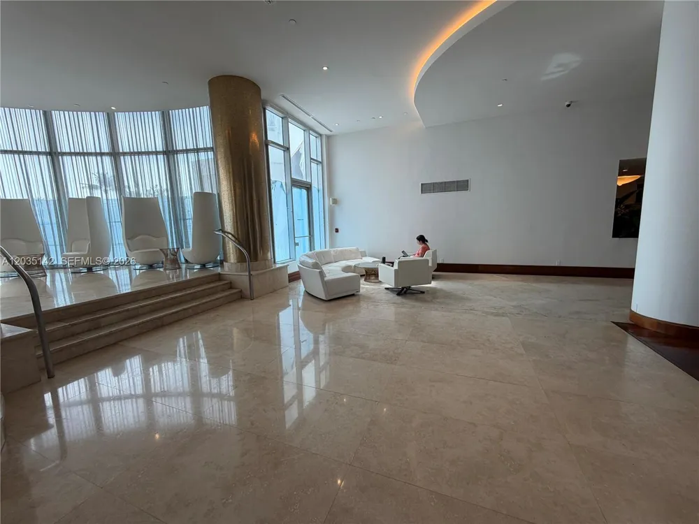 5161 Collins Ave #310 Miami Beach, FL 33140
