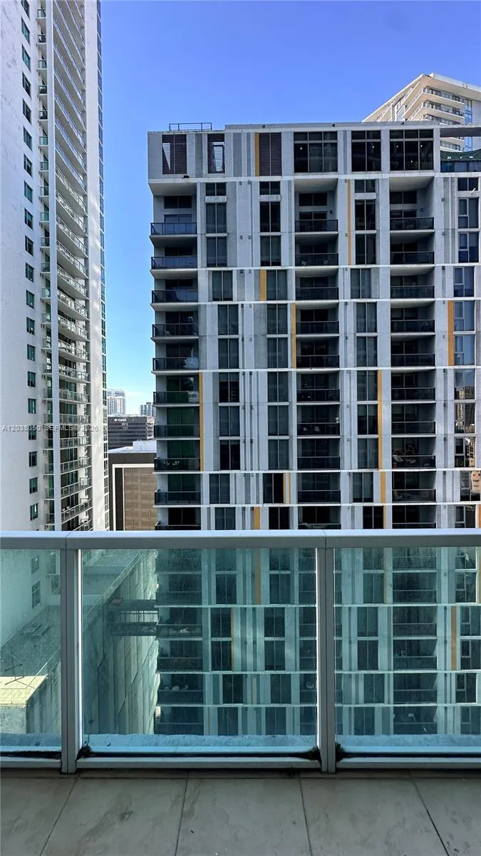 41 SE 5th St #1104 Miami, FL 33131