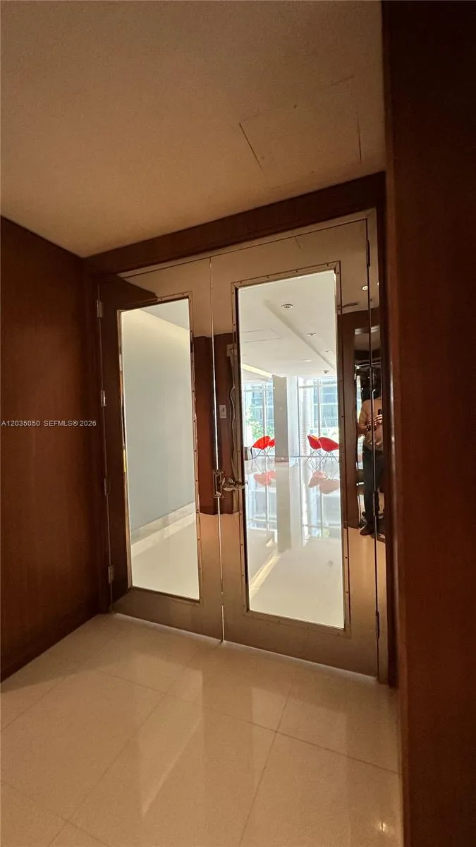 41 SE 5th St #1104 Miami, FL 33131