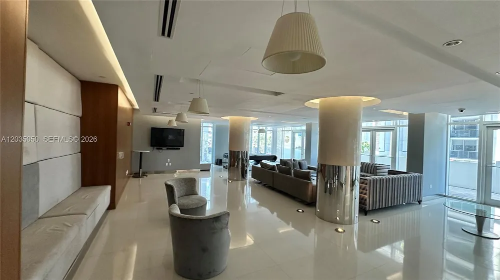 41 SE 5th St #1104 Miami, FL 33131