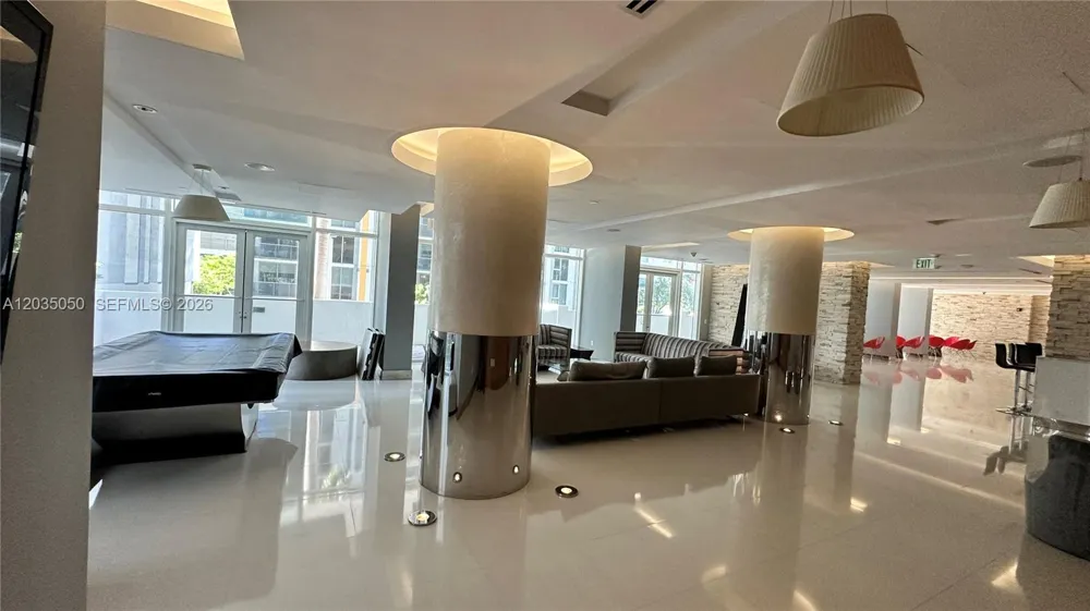 41 SE 5th St #1104 Miami, FL 33131