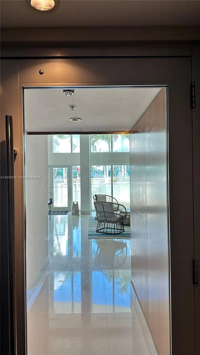 41 SE 5th St #1104 Miami, FL 33131
