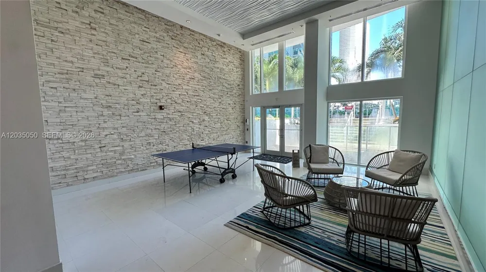 41 SE 5th St #1104 Miami, FL 33131