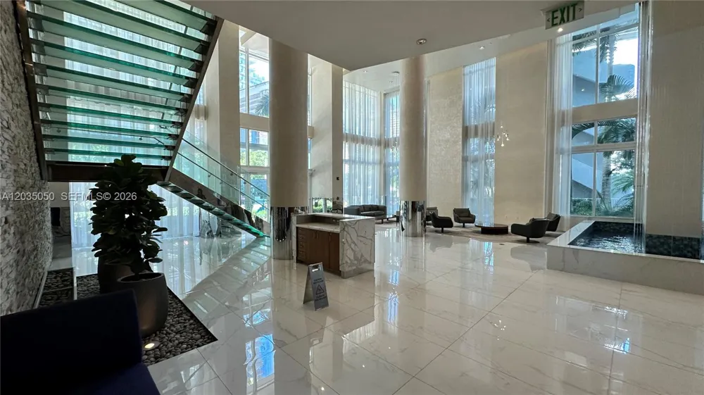 41 SE 5th St #1104 Miami, FL 33131