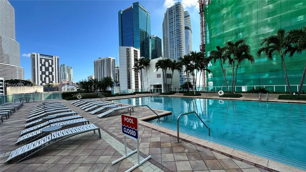 41 SE 5th St #1104 Miami, FL 33131