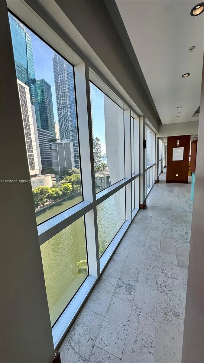 41 SE 5th St #1104 Miami, FL 33131