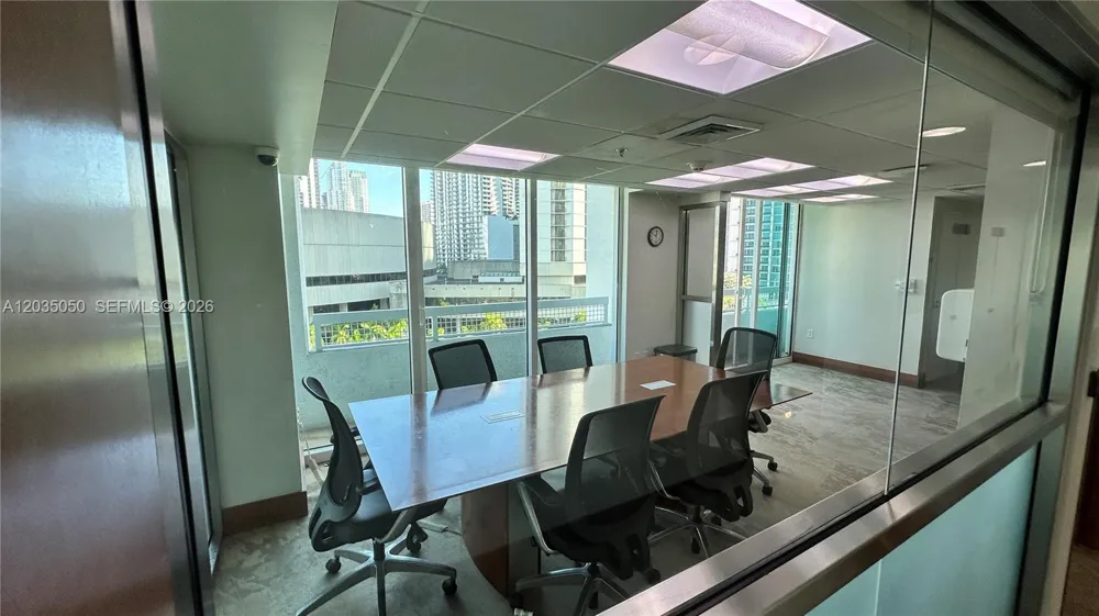 41 SE 5th St #1104 Miami, FL 33131