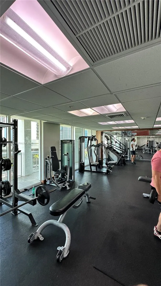 41 SE 5th St #1104 Miami, FL 33131