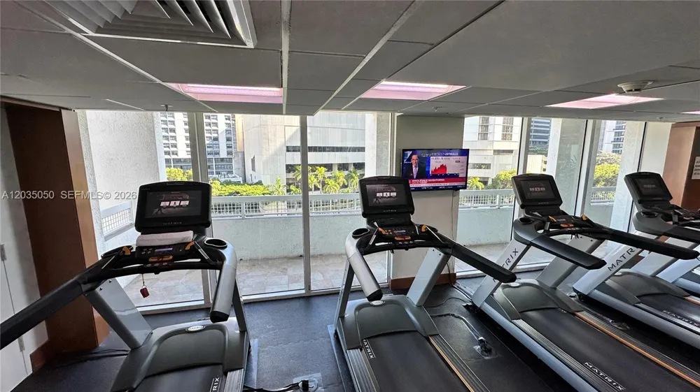 41 SE 5th St #1104 Miami, FL 33131