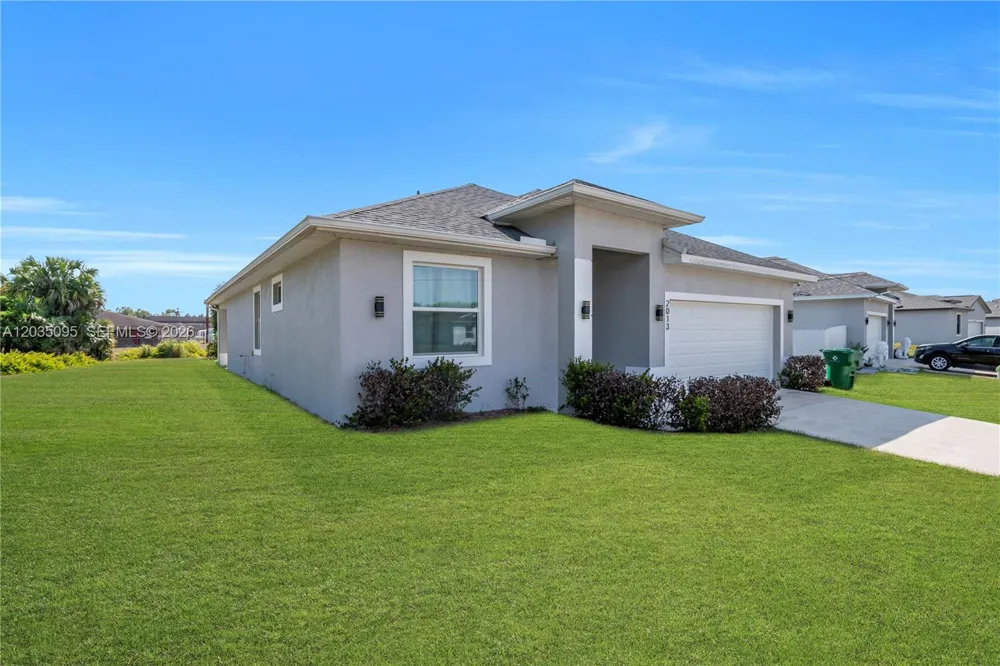 2013 Inglewood La Belle, FL 33935