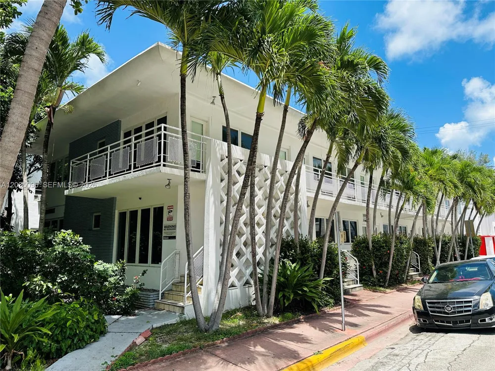 745 13th St #6 Miami Beach, FL 33139