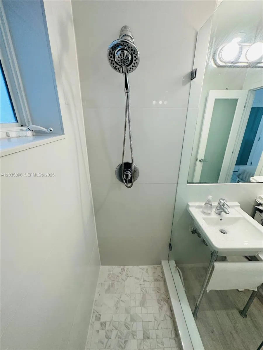 745 13th St #6 Miami Beach, FL 33139