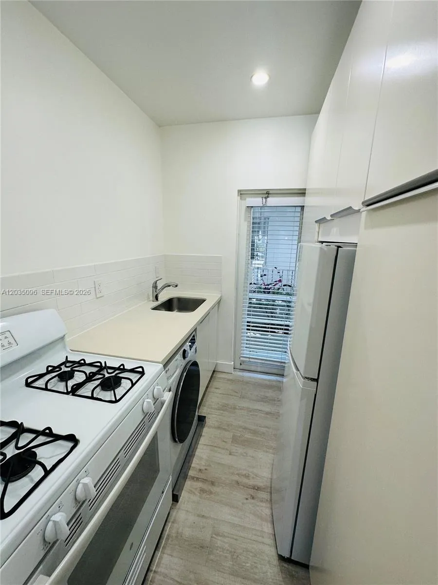 745 13th St #6 Miami Beach, FL 33139