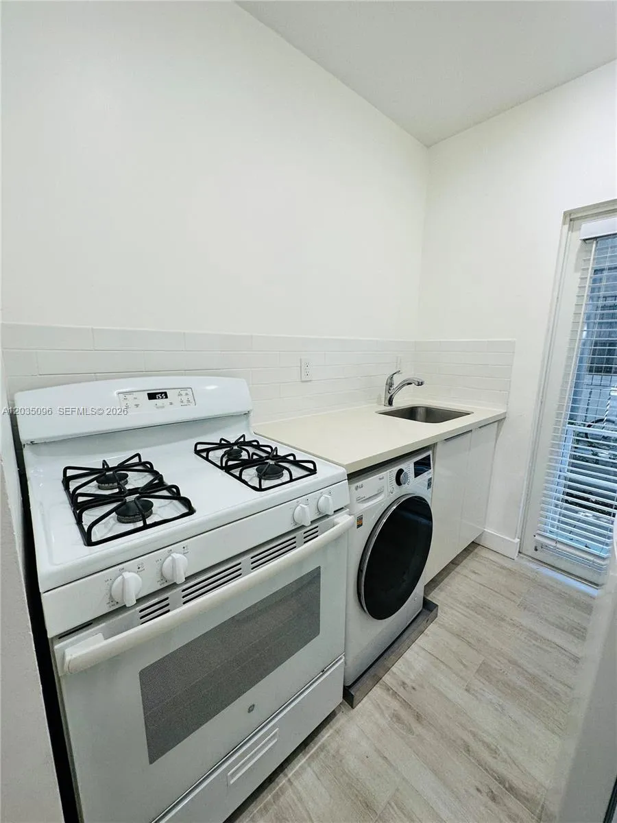 745 13th St #6 Miami Beach, FL 33139