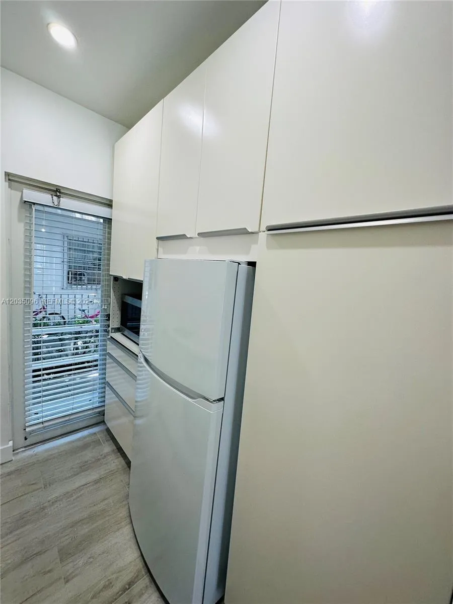745 13th St #6 Miami Beach, FL 33139