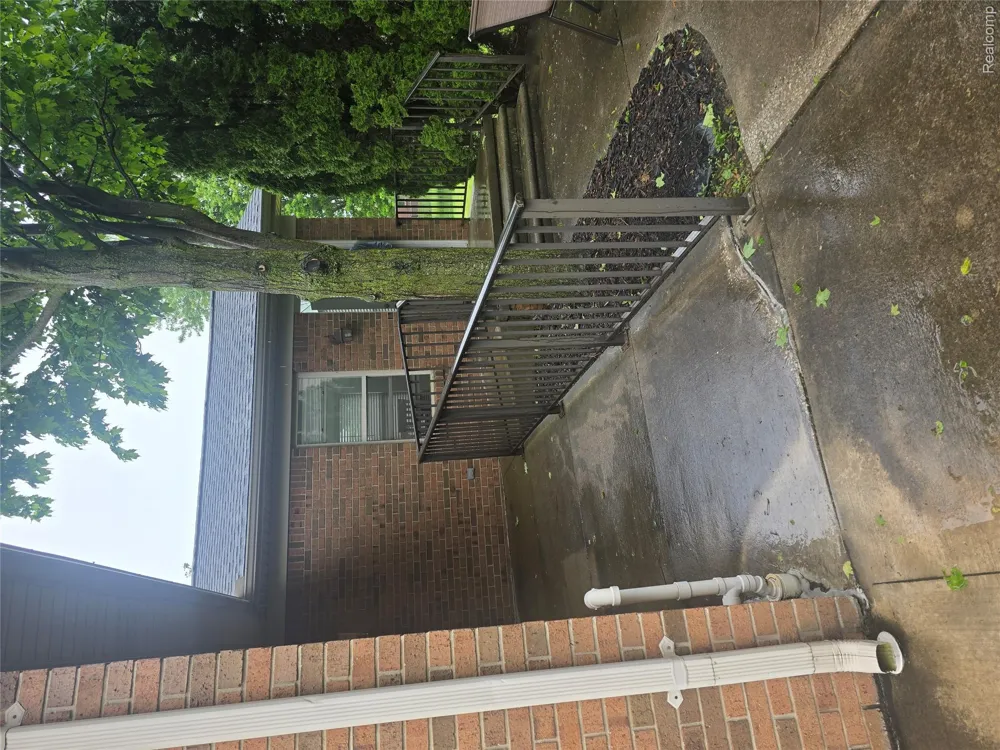 35050 Newport Court New Baltimore City, MI 48047