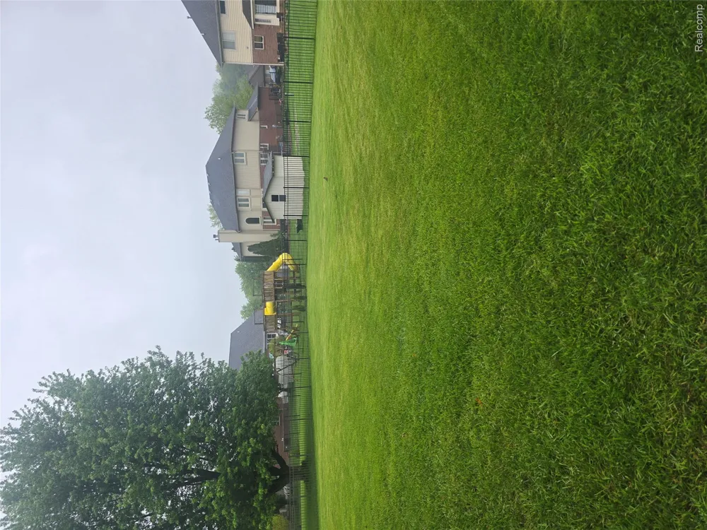 35050 Newport Court New Baltimore City, MI 48047
