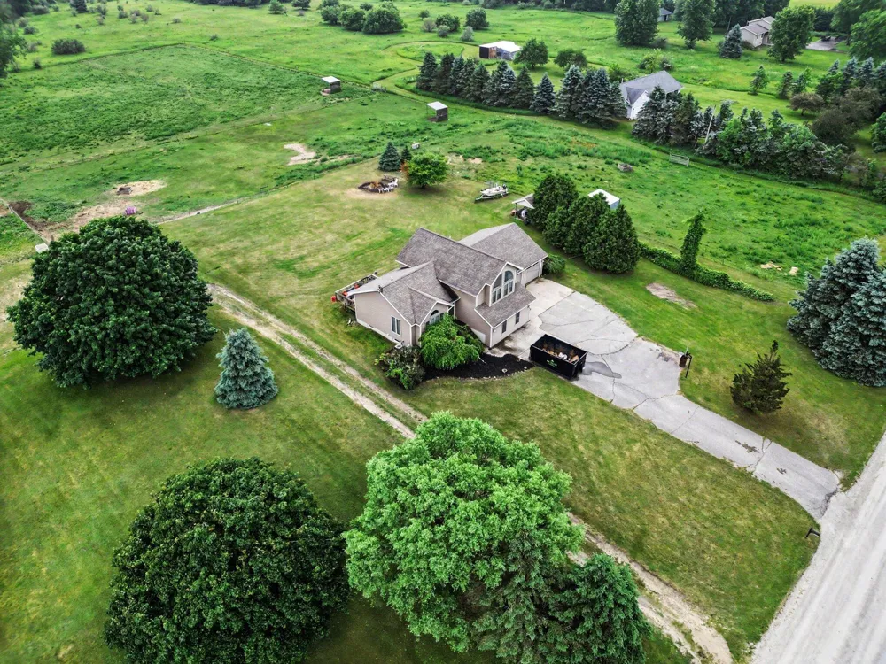 15530 Snauble Avenue NE Solon Township, MI 49319