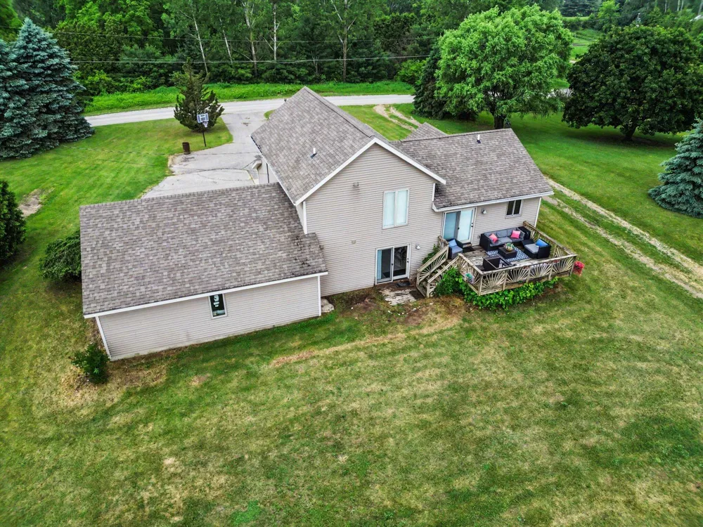 15530 Snauble Avenue NE Solon Township, MI 49319