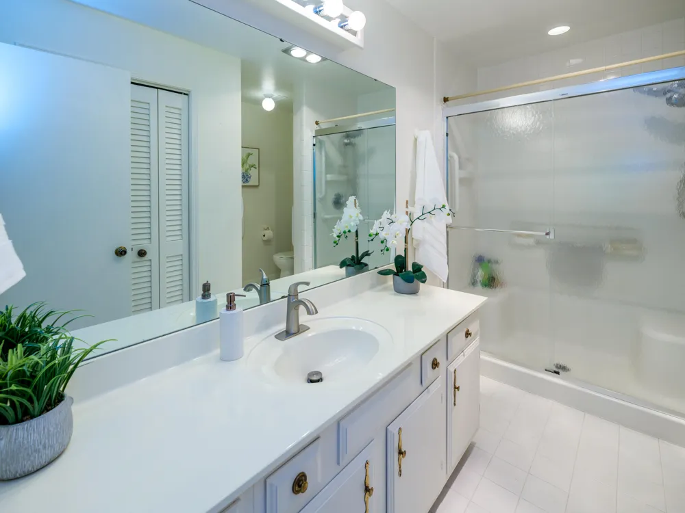 4040 Greenleaf Circle #409 Kalamazoo City, MI 49008