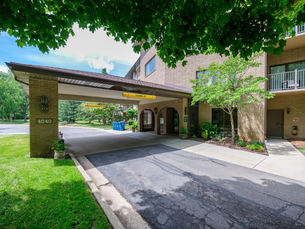 4040 Greenleaf Circle #409 Kalamazoo City, MI 49008