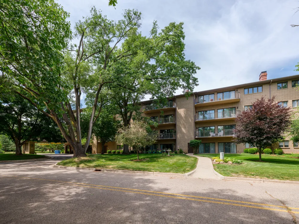 4040 Greenleaf Circle #409 Kalamazoo City, MI 49008